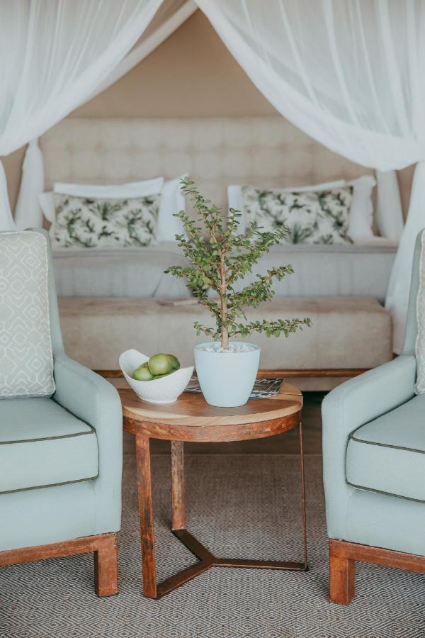 Kifaru Luxury Lodge Outjo Ngoại thất bức ảnh