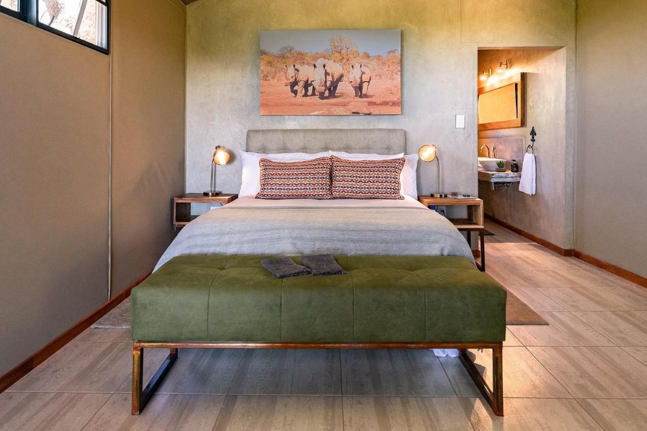 Kifaru Luxury Lodge Outjo Ngoại thất bức ảnh