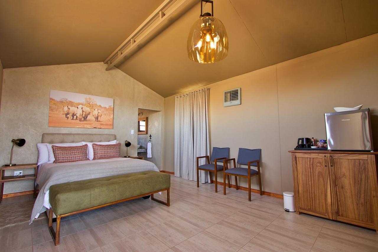 Kifaru Luxury Lodge Outjo Ngoại thất bức ảnh