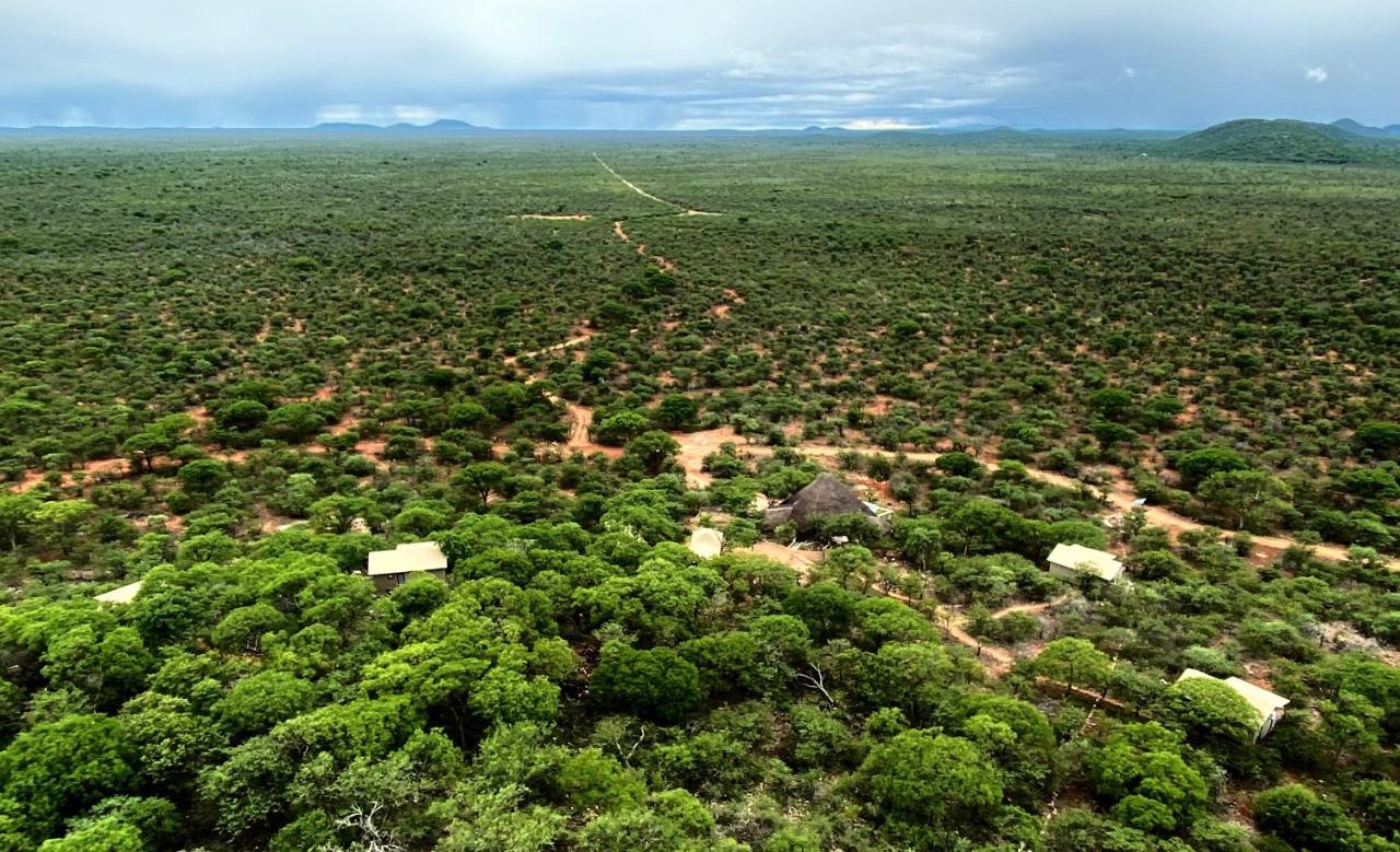 Kifaru Luxury Lodge Outjo Ngoại thất bức ảnh